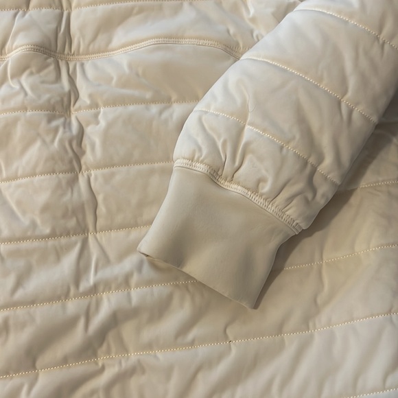 Lululemon White Pullover sz 2 - Picture 8 of 8